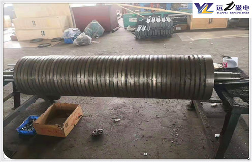 輥壓磁選機，水泥輥壓磁選機廠家的信息化生產_單傳動輥壓磁選機價格呈上升趨勢磁場一般為多少_磁塊如何排列